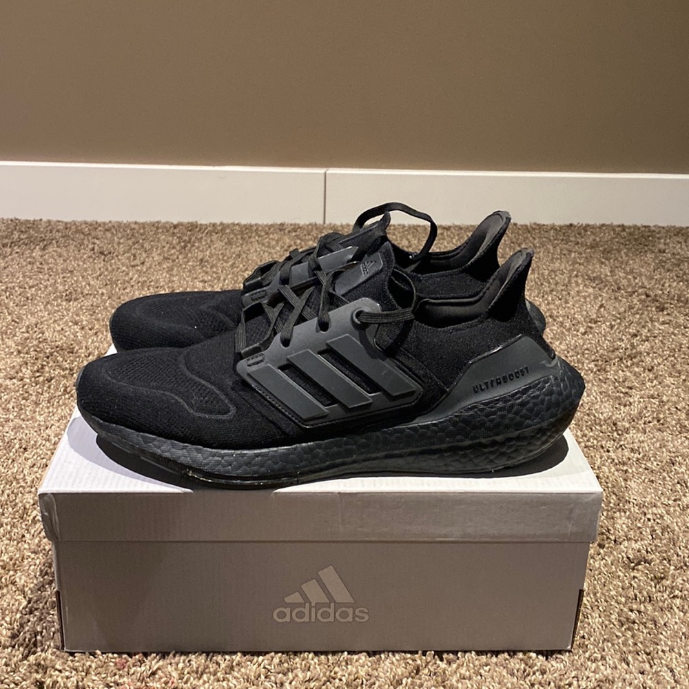 Adidas Ultraboost 22 “All Black”